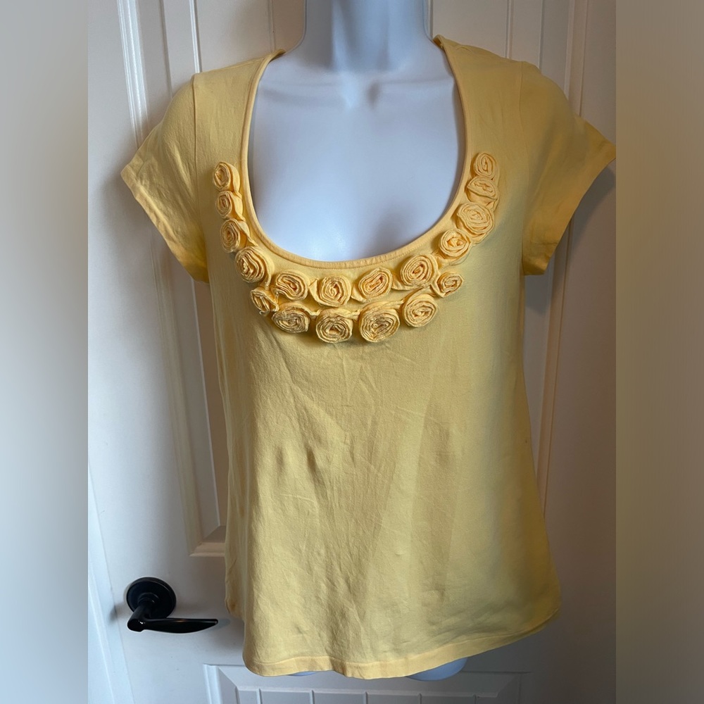 Banana Republic Butter Yellow Novelty Scoop Neck, Cap Sleeve Tee, Size Small